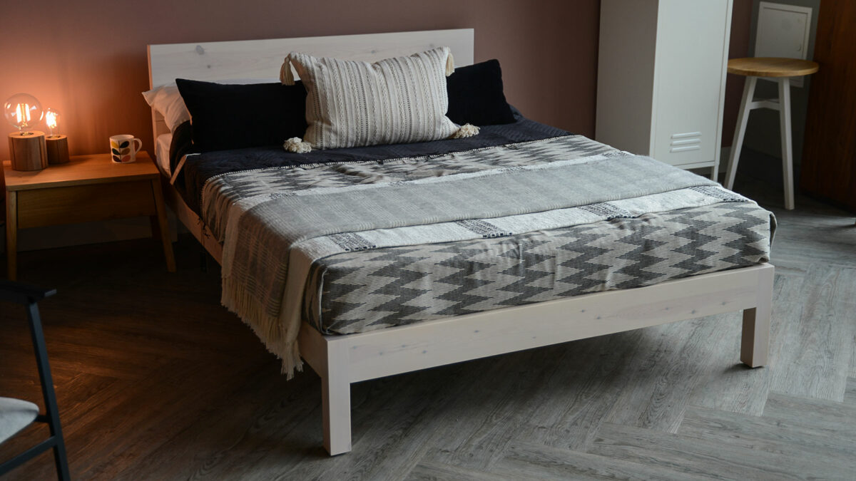 sale white wash pine Sahara bed