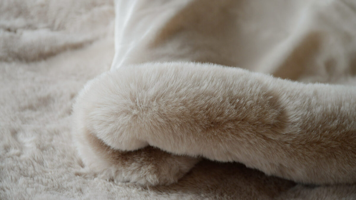 sand faux fur throw detail
