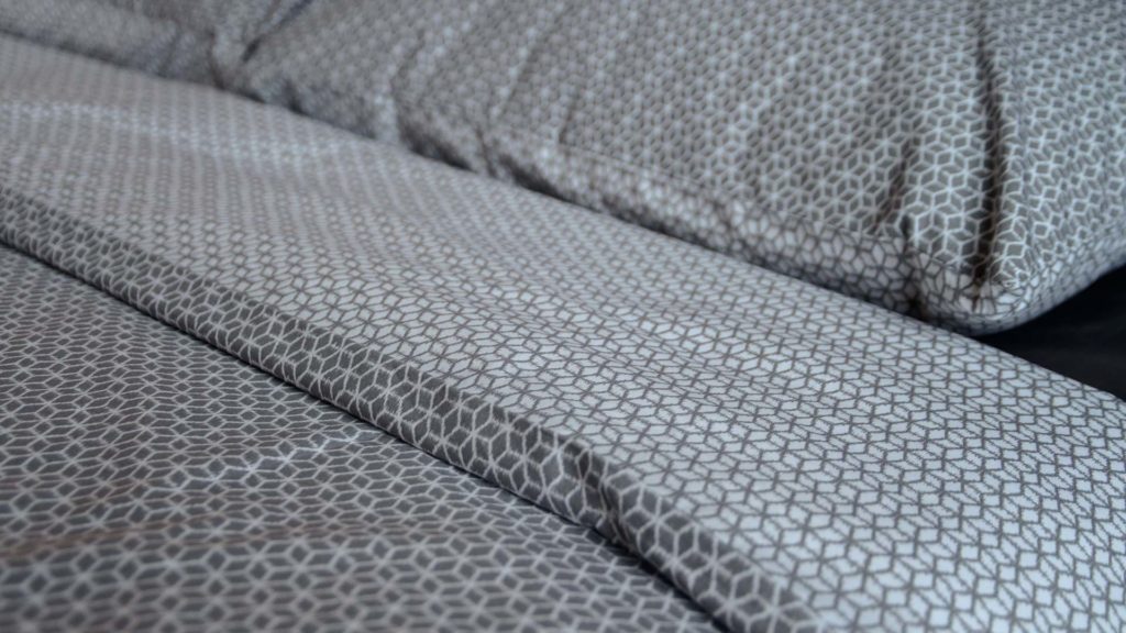 Japanese look printed duvet set in grey and ivory