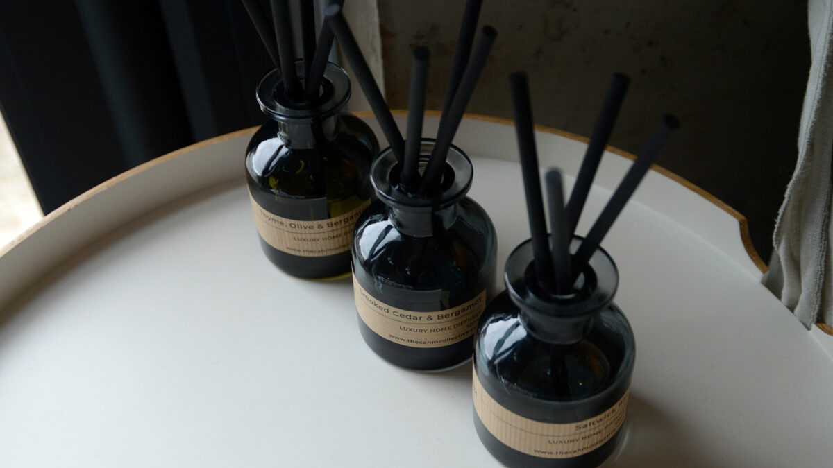 luxury dark and dusky glass room scent diffusers with chunky reeds