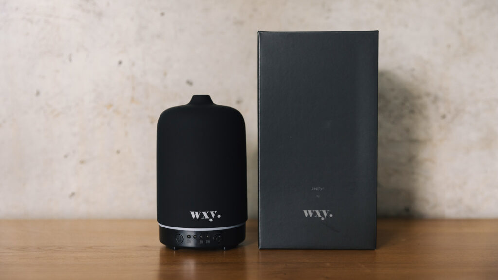 scented oil diffuser black