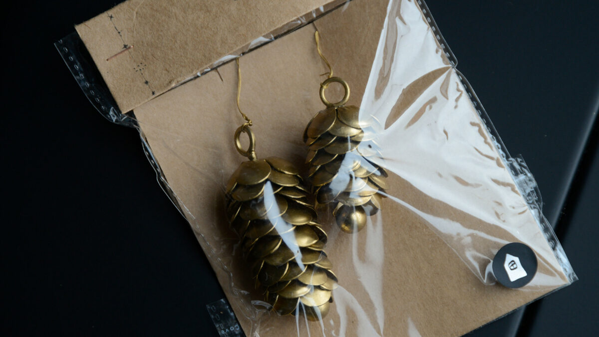 set of 2 gold metal pine cones xmas tree decorations