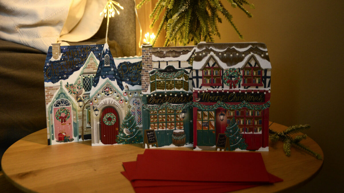 set of 4 large house shape cards