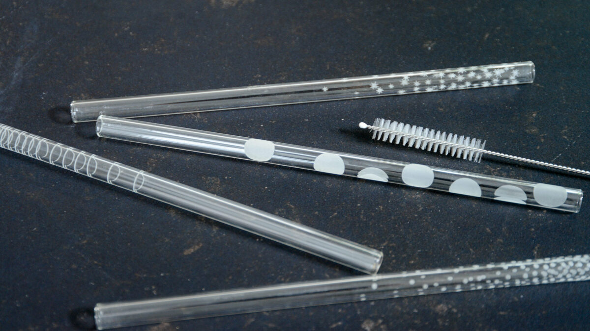 set of glass straws with cleaning brush detail
