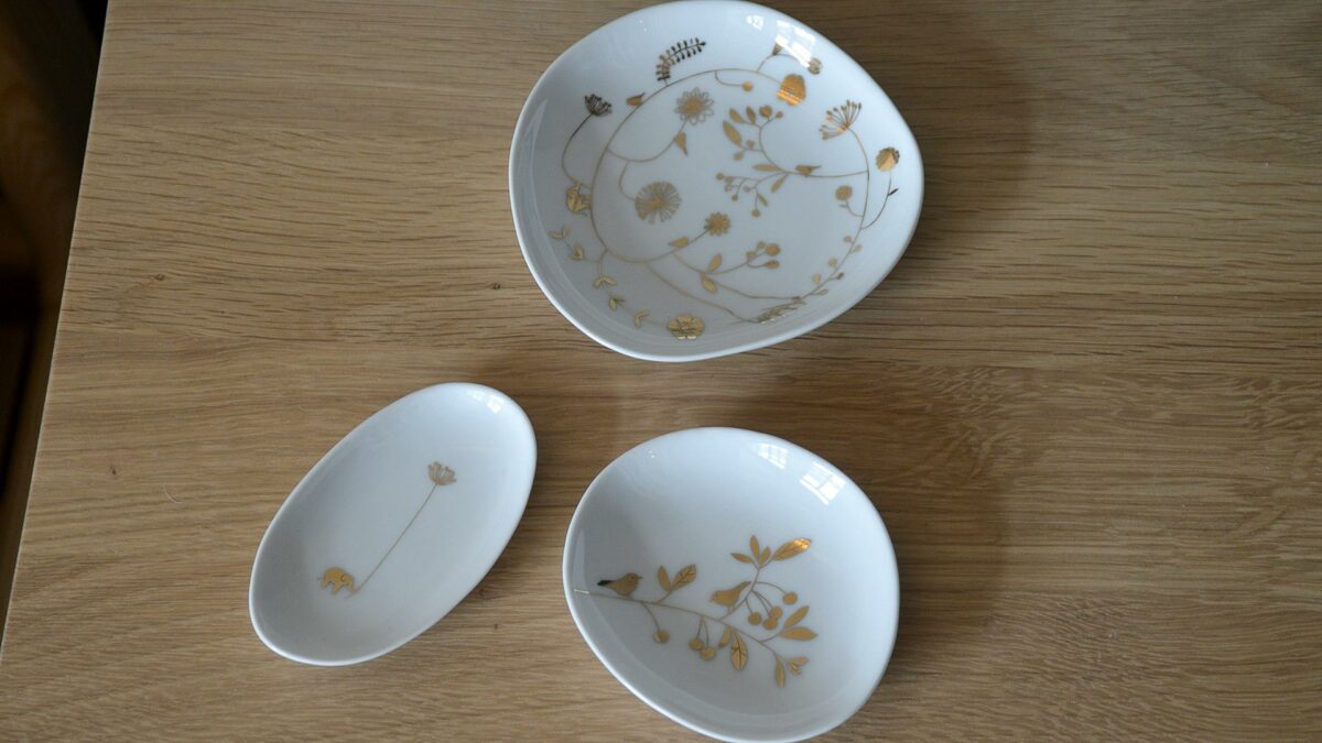 set of three mini dishes with gold decoration