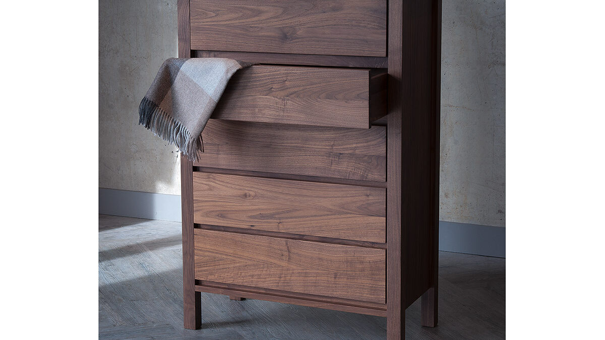 shaker 5 drawer chest walnut 3Q