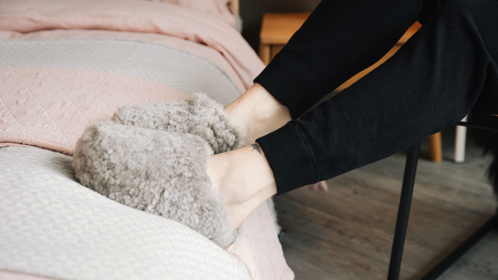 curly sheepskin open heel slippers in beige