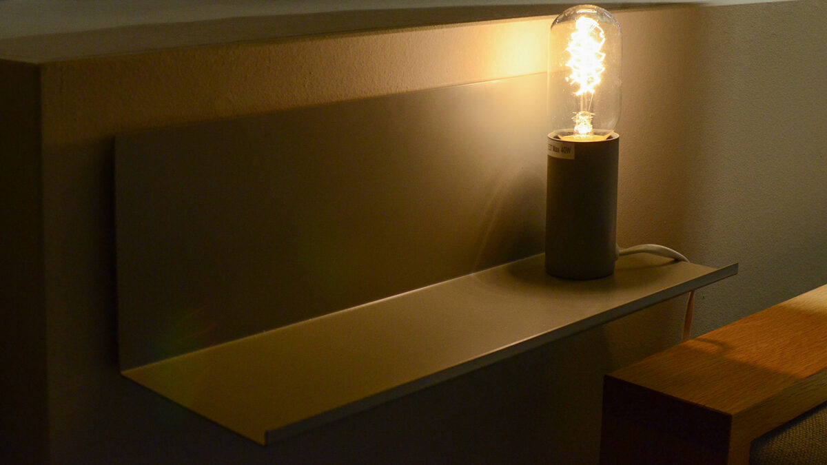 shelf lamp grey 3q on