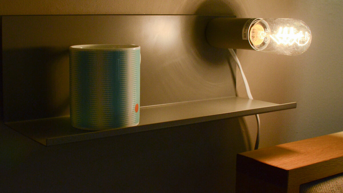 shelf lamp grey 3q on2