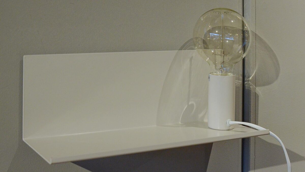 shelf lamp off white
