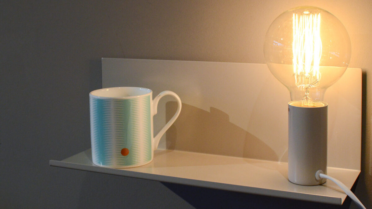 shelf lamp off white 3q