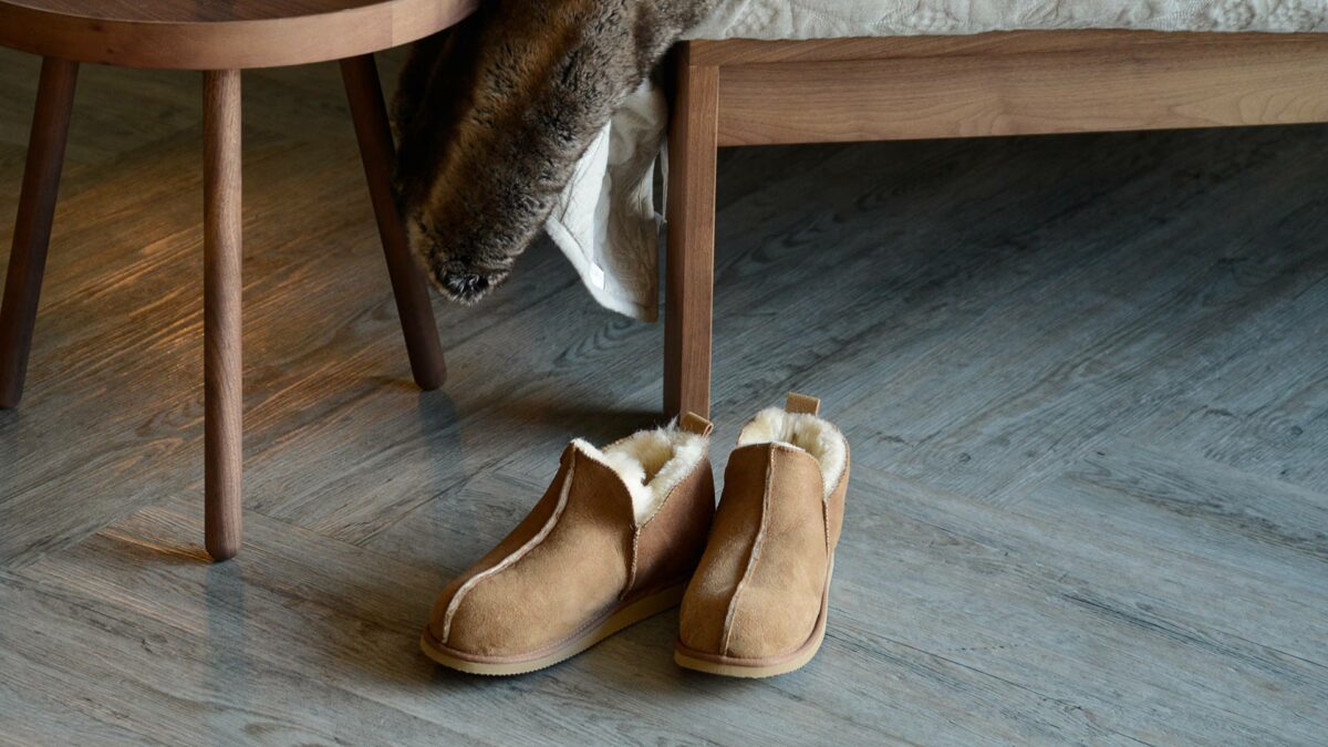 shepherd tan boot slipper main view