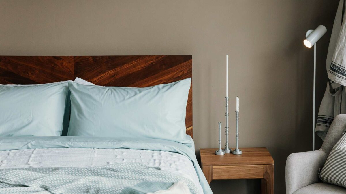 silver colour candlesticks