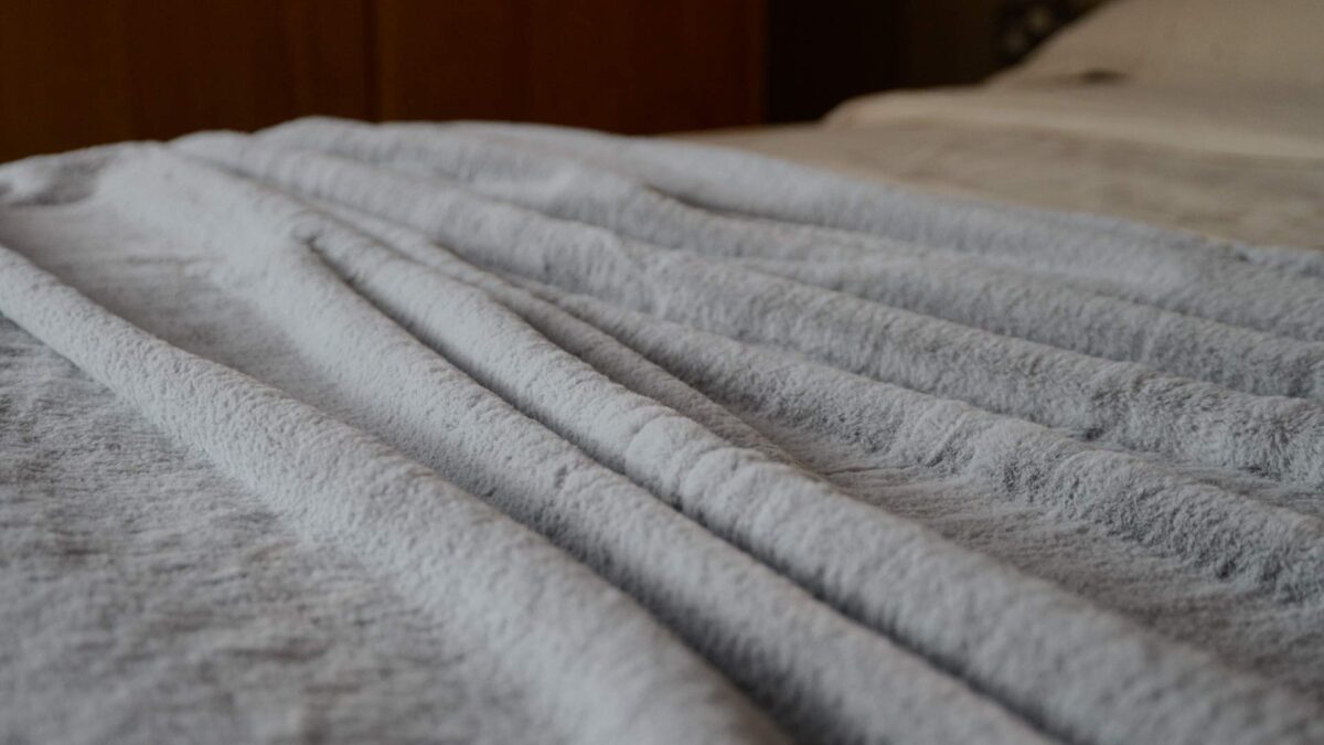 Soft, Deep Pile Faux Fur Throws - Image 6
