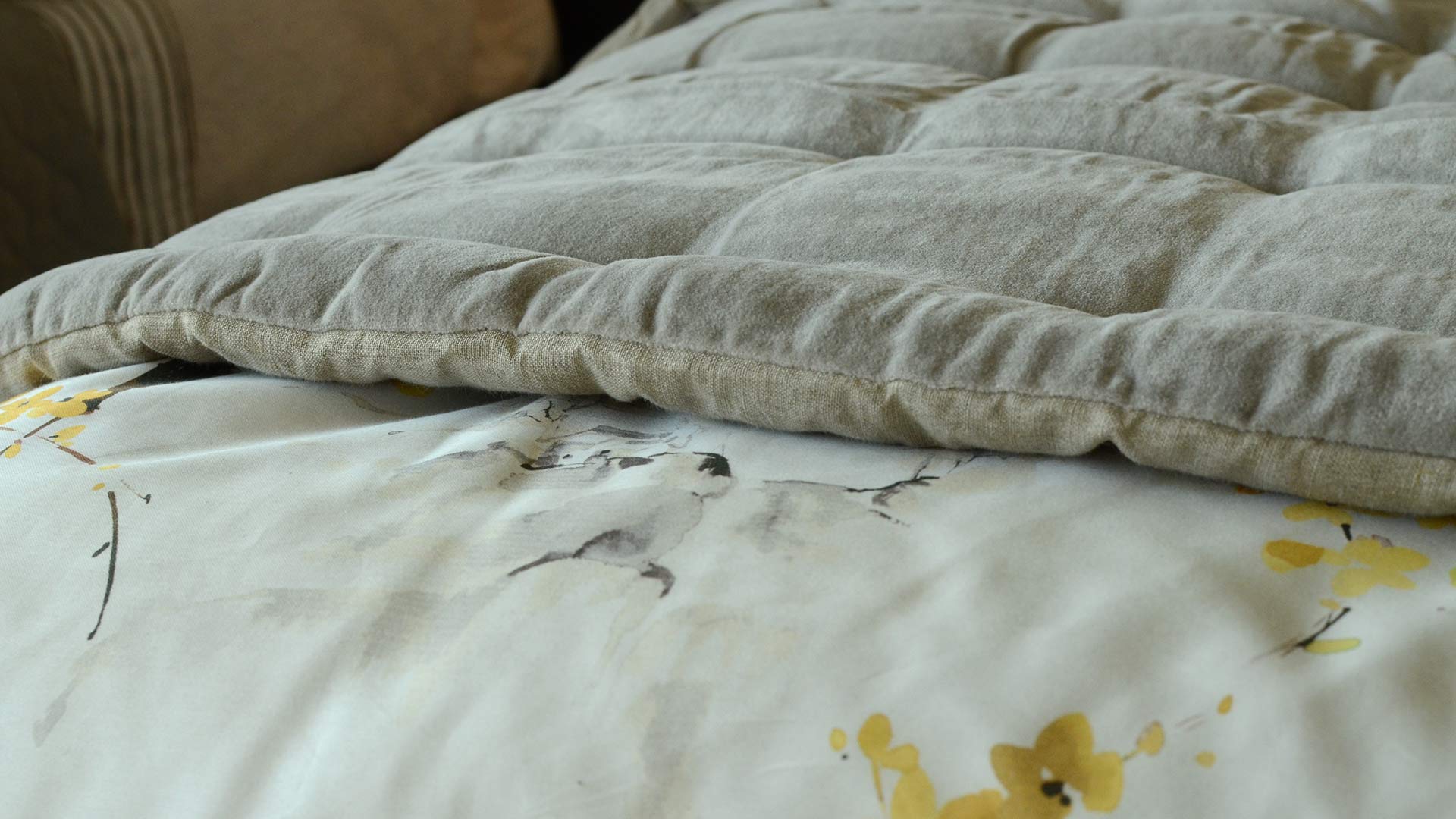 Velvet quilt deals queen