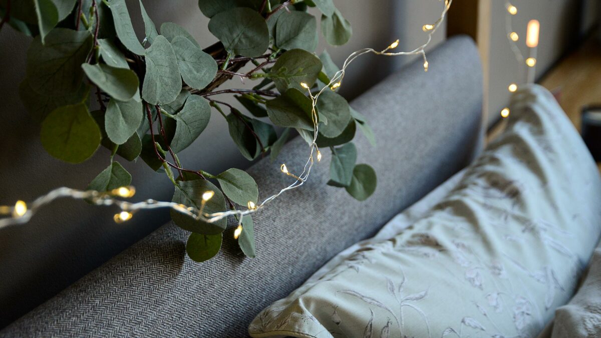silver wired LED light string