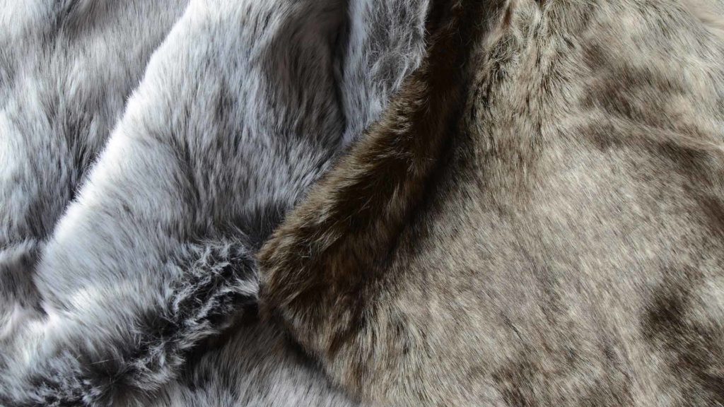 silver-wolf-and-wolf-faux-fur-throws