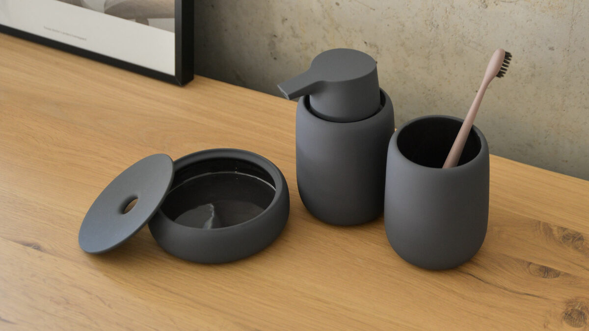 slate grey bathroom acessories