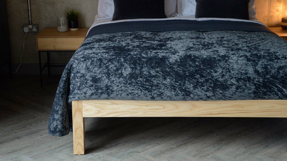 sumptuous crushed velvet bedspread in blue/grey