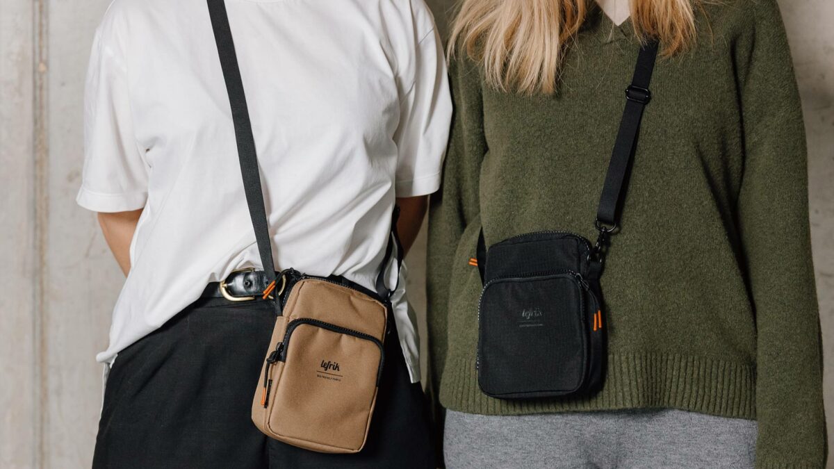 small crossbody bags caramel or black