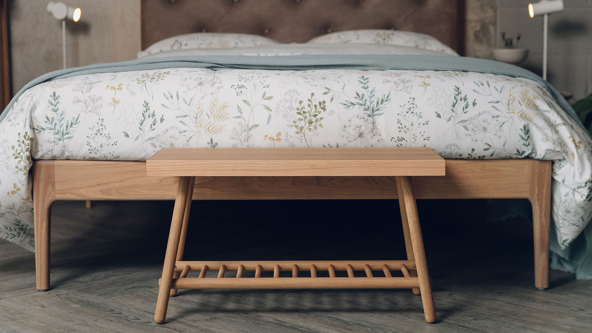 Small bedroom deals bench with storage