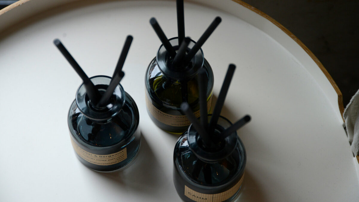 luxury dark and dusky glass room scent diffusers with chunky reeds