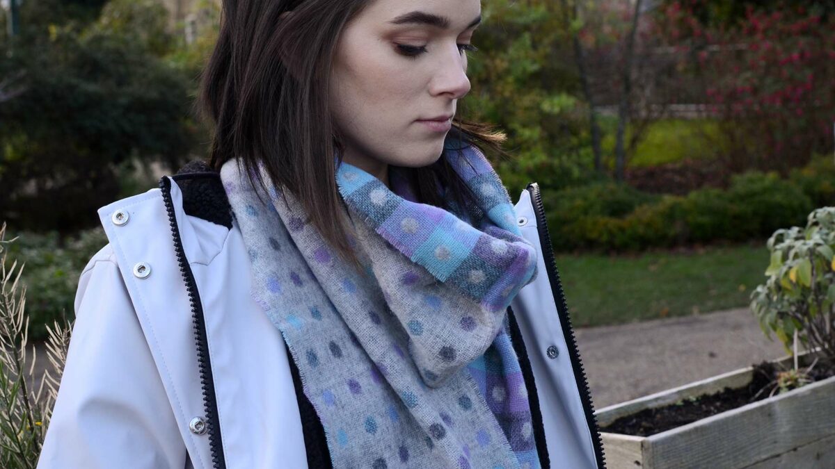 spot-wool-scarf-square-grey-and-lilacs