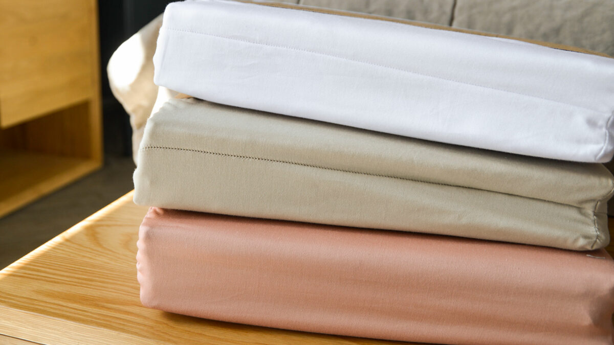 natural organic cotton bedding 300 thread count comes in a choice of 3 colours