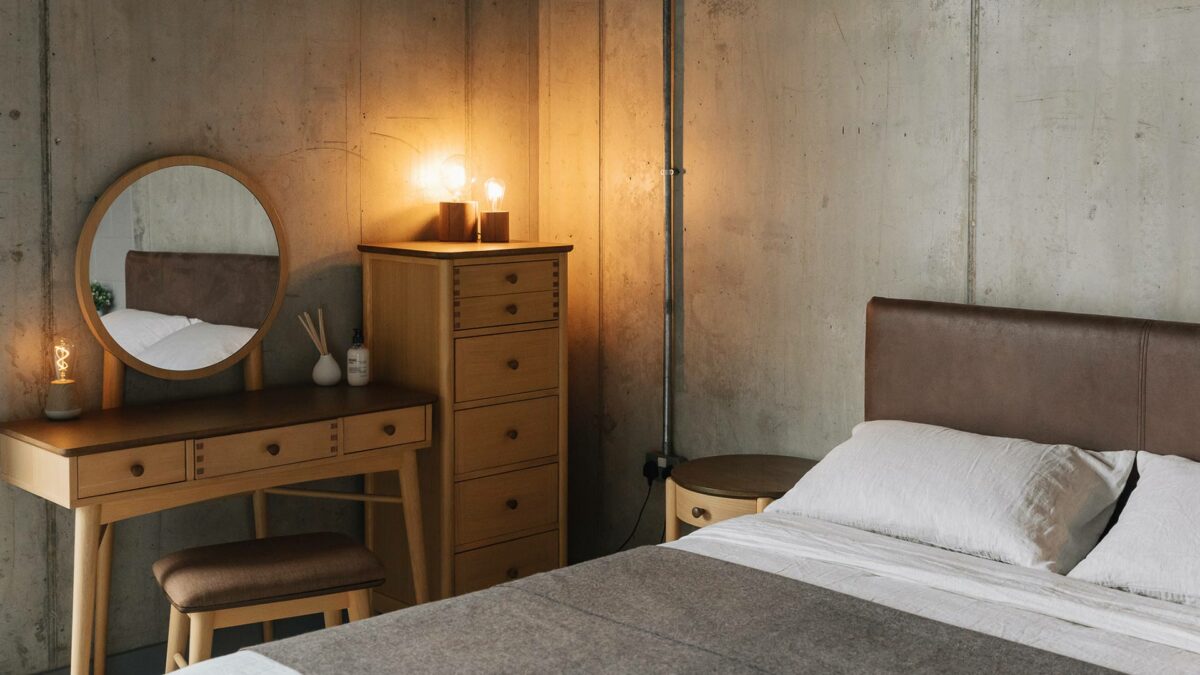 stained oak bedroom furniture tall boy and dressing table