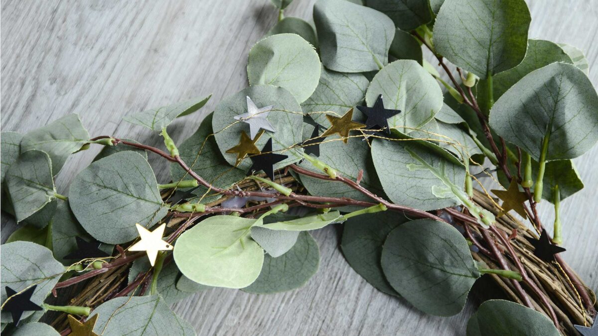 star garlands with eucalytus wreath detail