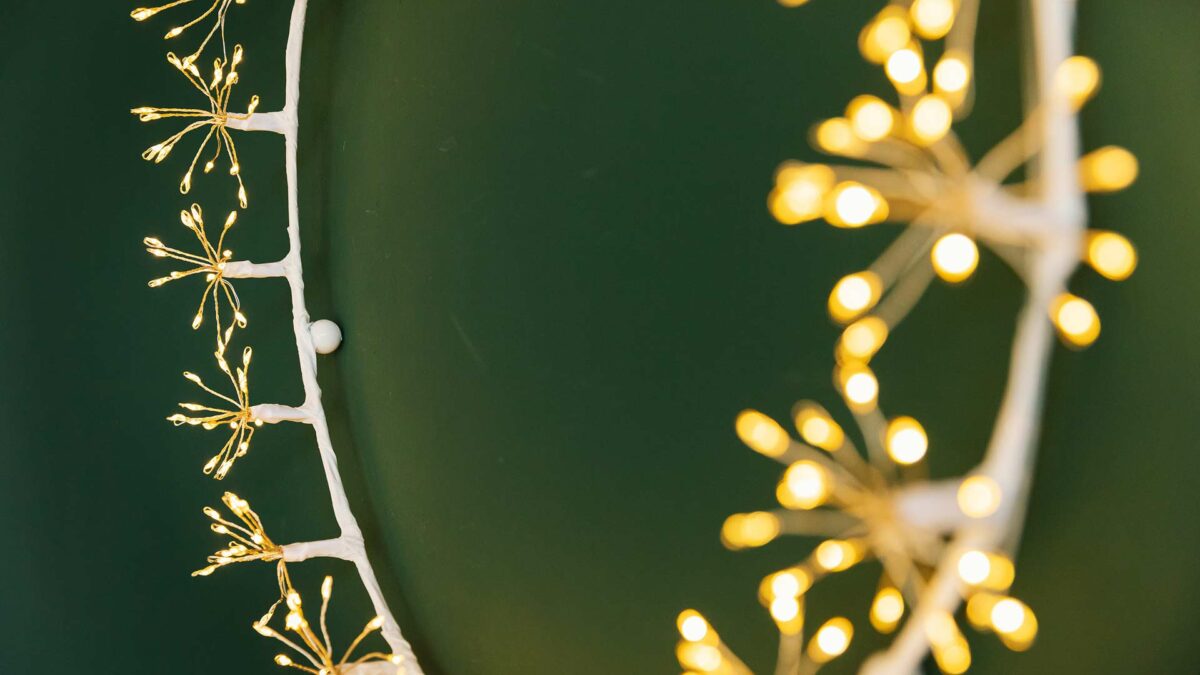 Silver Starburst Light wreath close up