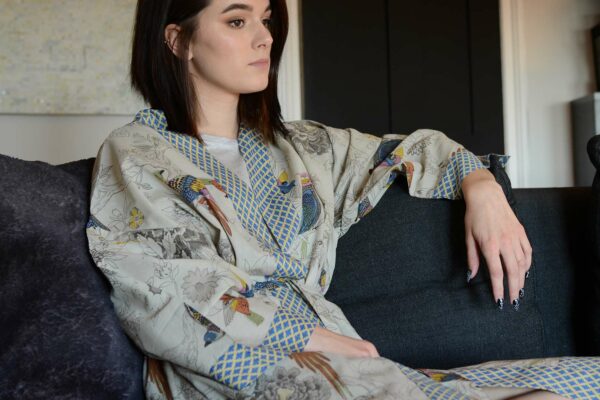 stone bird robe4