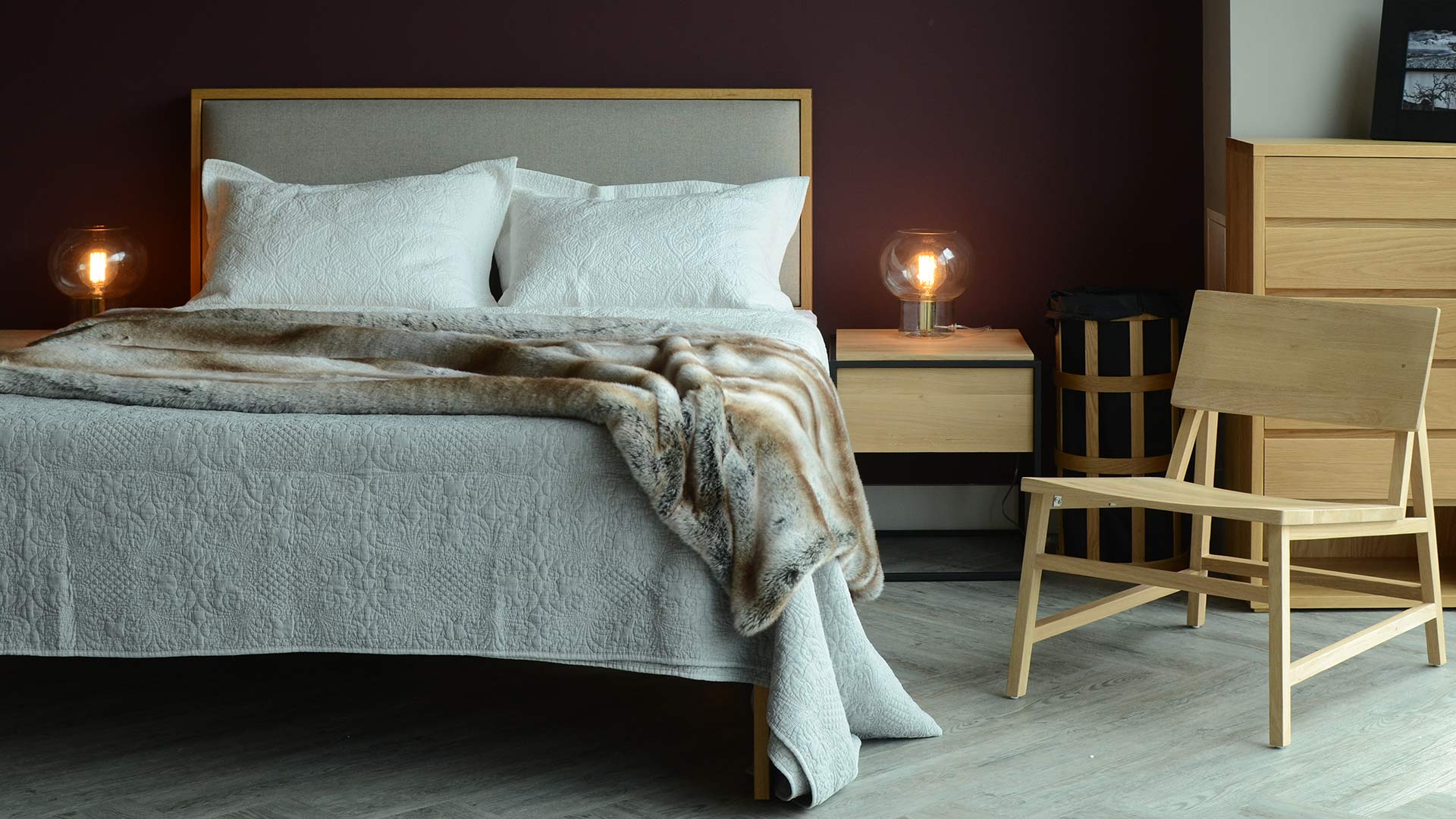 stonewash-embroidered-quilt-grey-with-faux-fur-bedspread