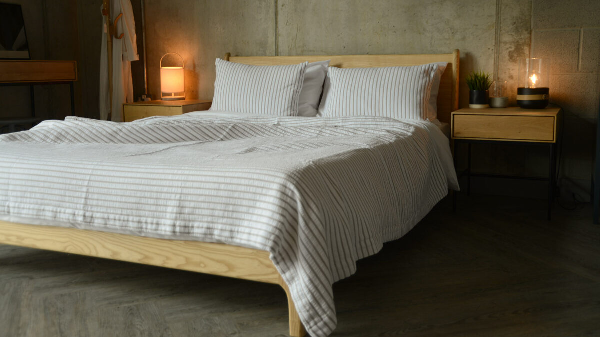 taupe and ivory bedspread with cushions 3