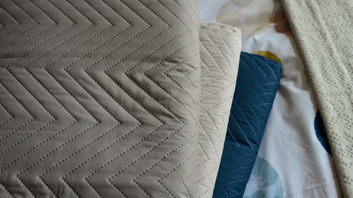 taupe-chevron-bedspread-with-ecru-and-navy