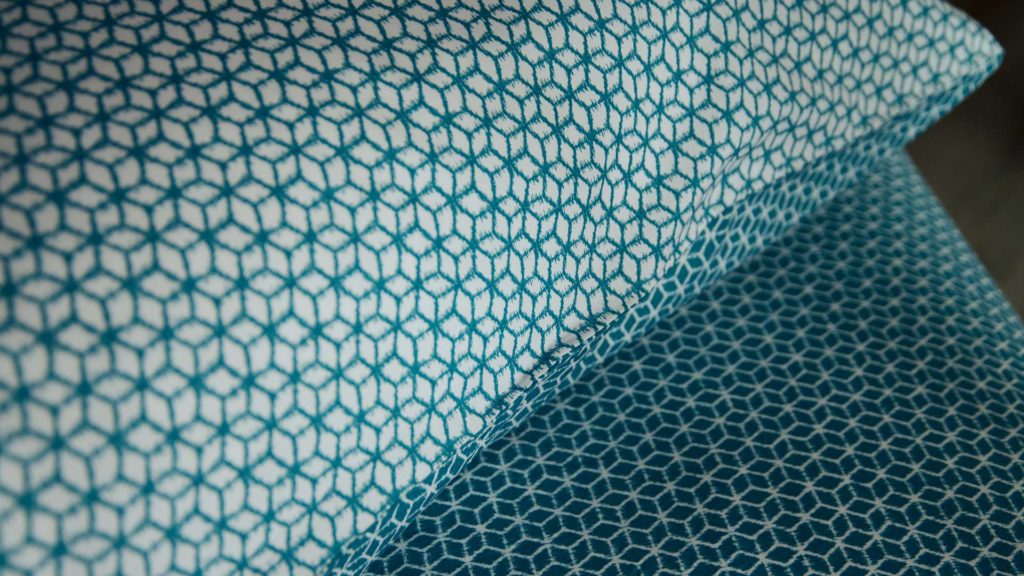 reversible duvet set - teal and ivory