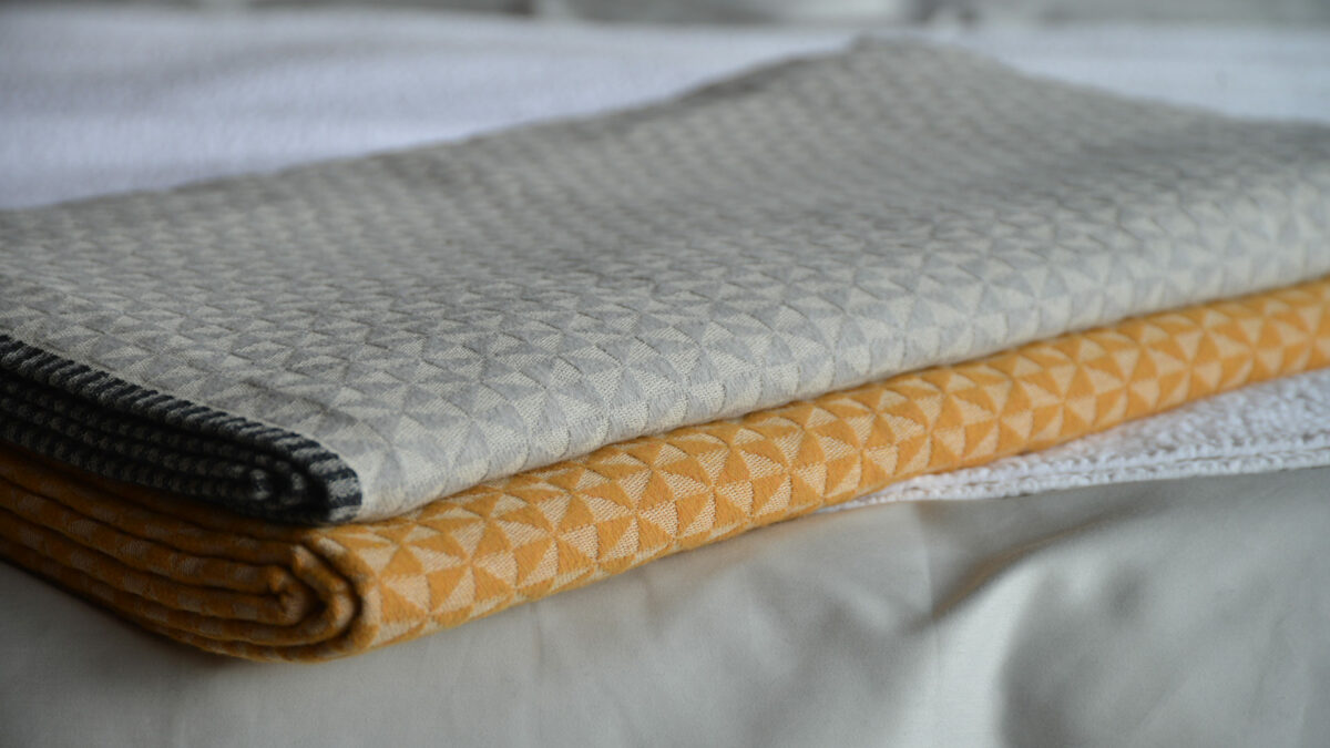 textured triangle pattern bedspreads