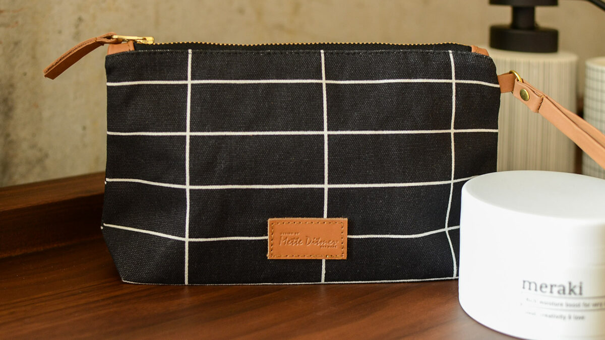 tile design small wash bag 1