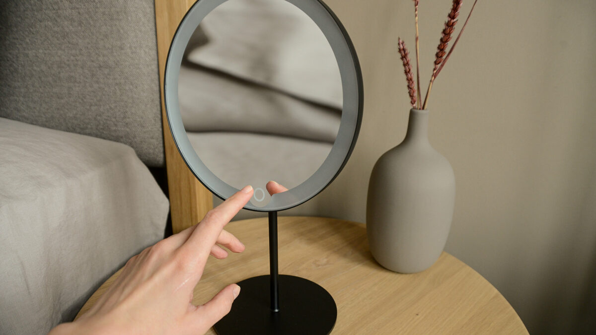 magnifying mirror with LED light shown with light off