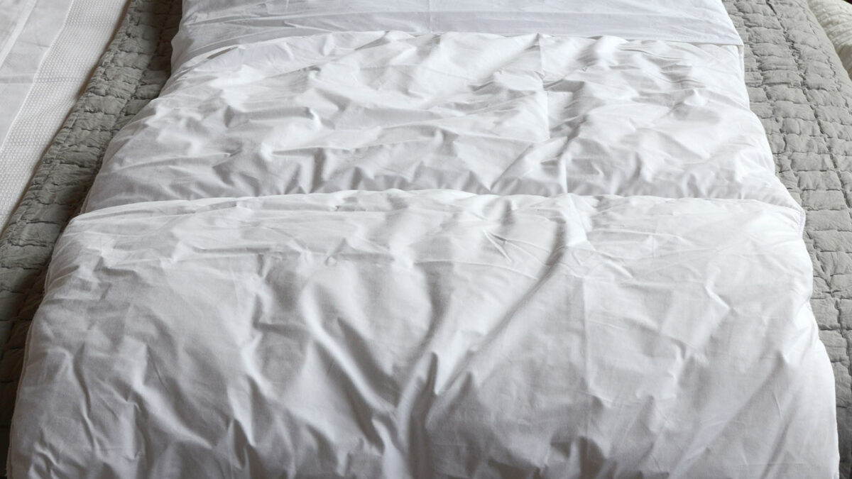 tri fold pillow open3