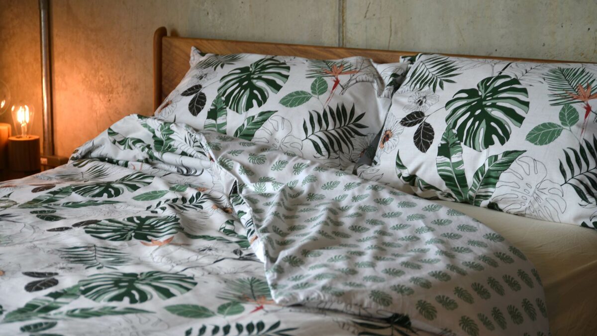 tropical leaf print reversible bedding