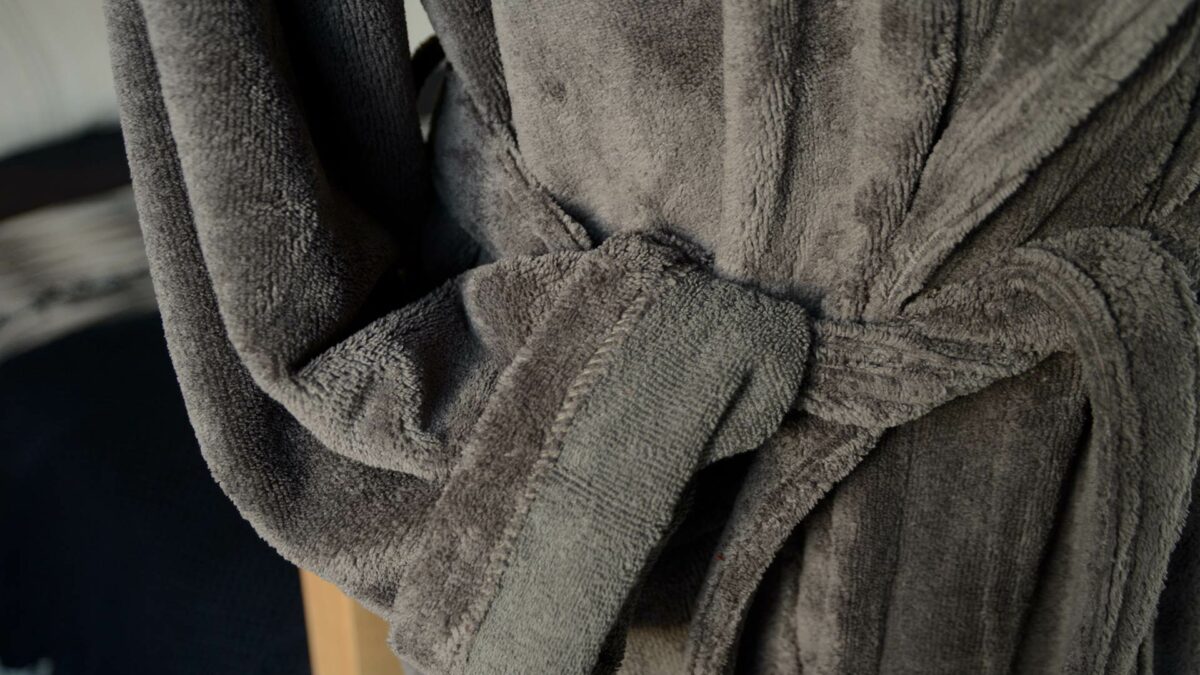 unisex robe in ash grey detail