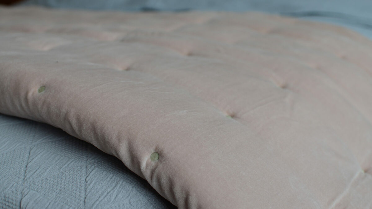 velvet quilt blush pink2