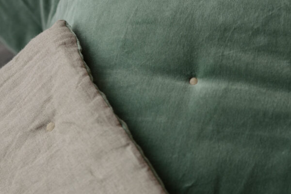 velvet quilt mint green close up4