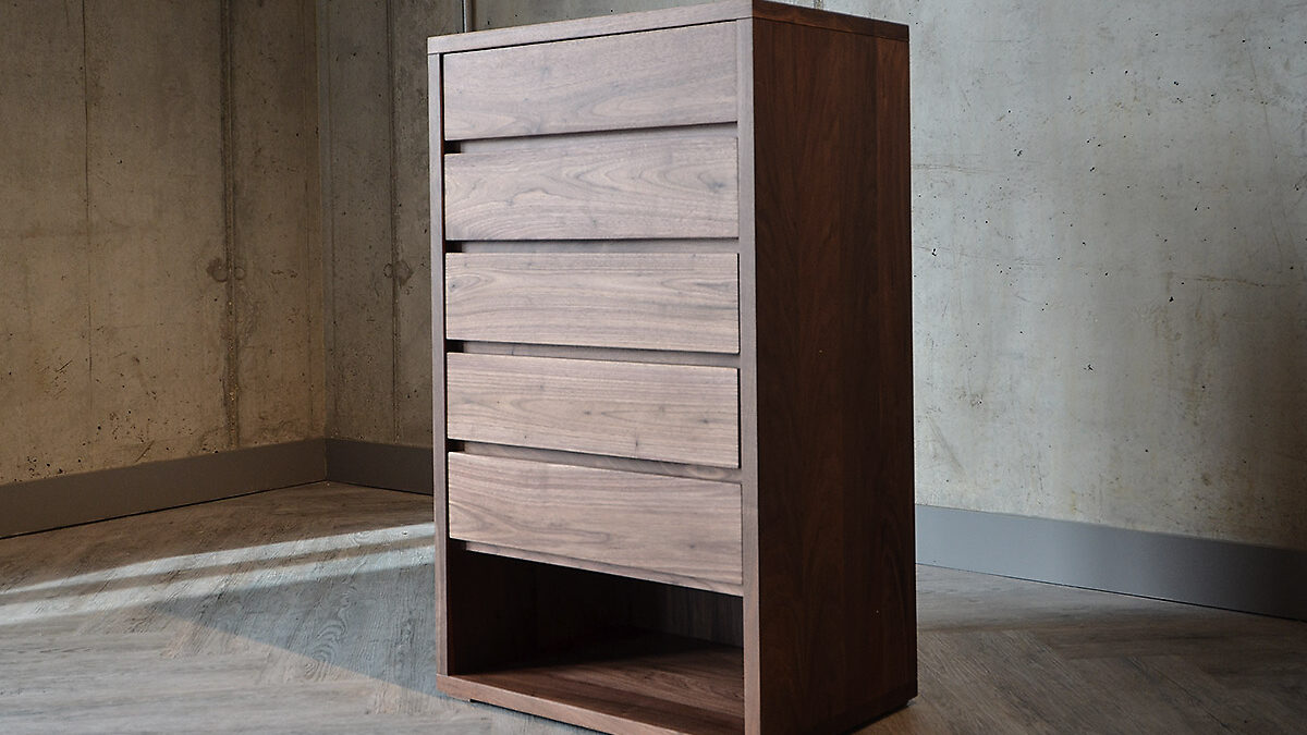 Black Lotus Walnut 5 Drawer Cube Chest of drawers/tallboy bedroom storage.