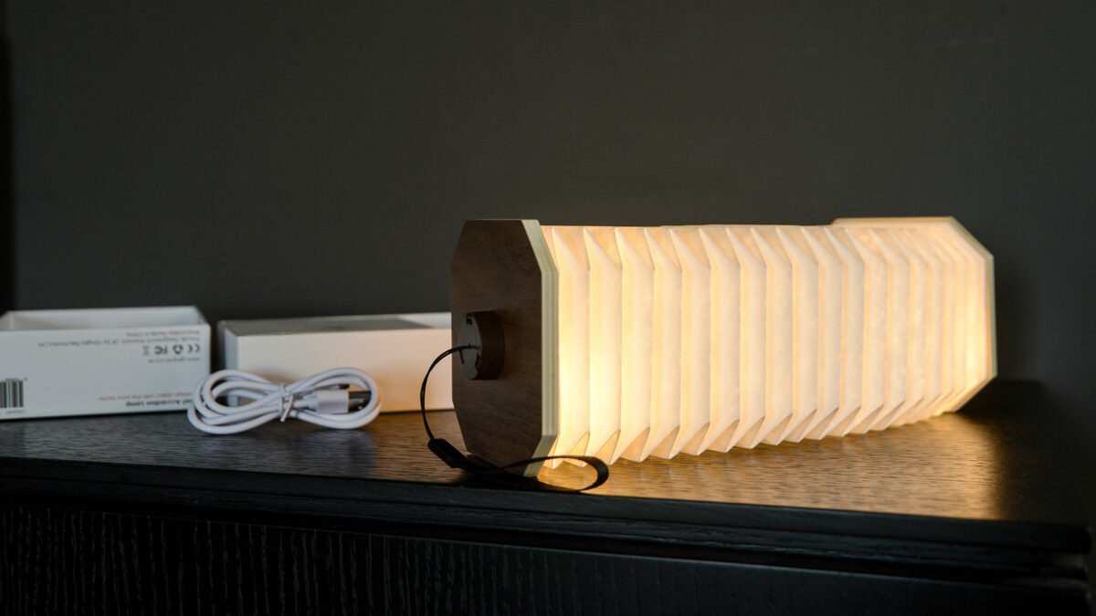 accordion style hangable wireless LED lamp