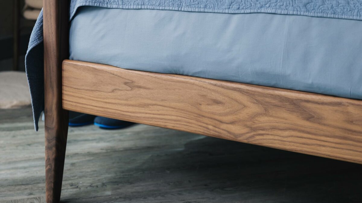 walnut harrow 4 poster leg detail