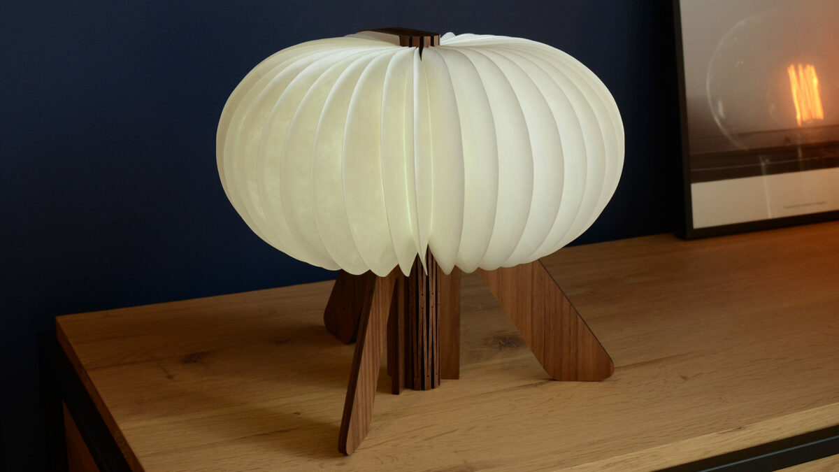 walnut lamp R design
