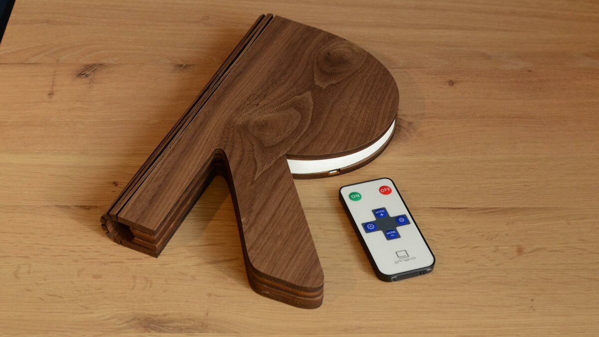 walnut lamp R design closed with remote control