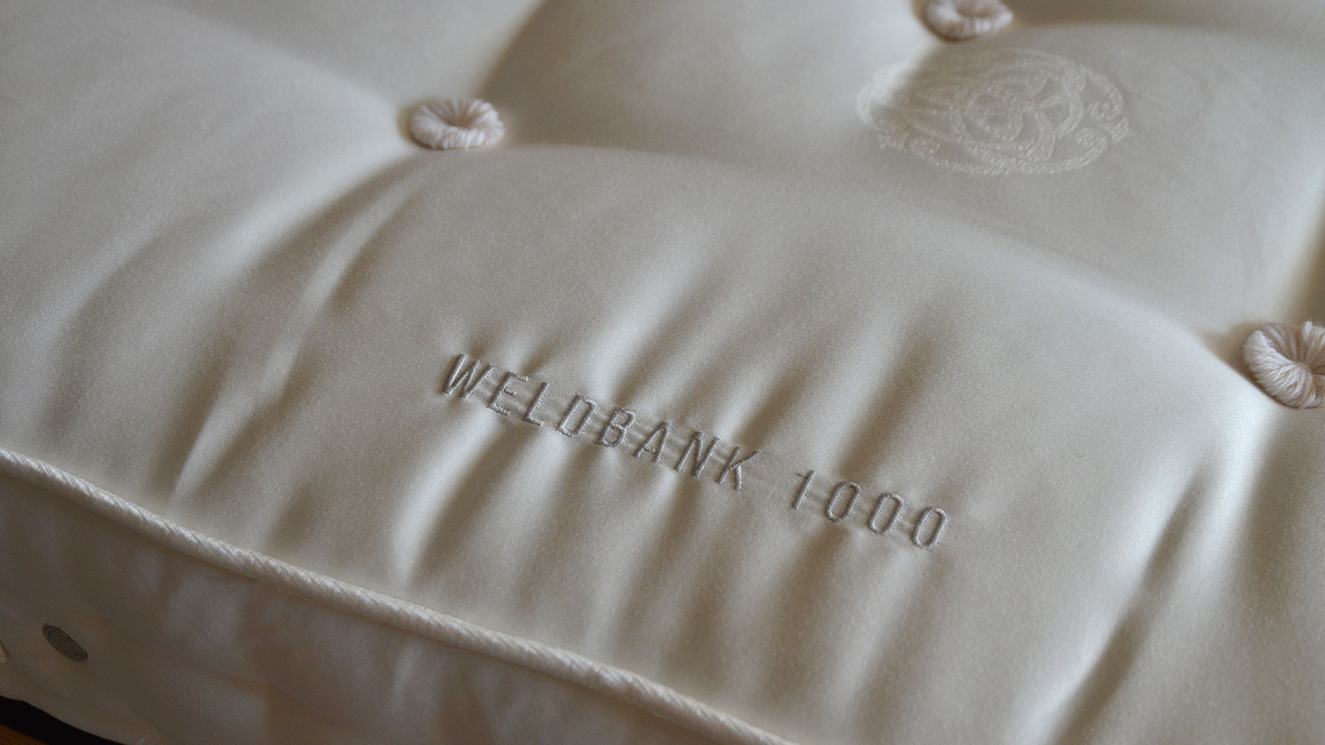 weldbank-chemical free mattress 1000 springs-embroidery